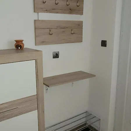 Strumyani Tiny Flat *