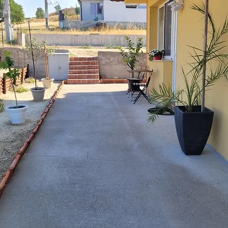 Strumyani Tiny Flat בית נופש